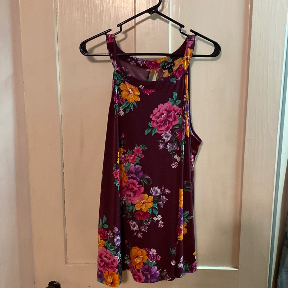 EUC Torrid size 2 top